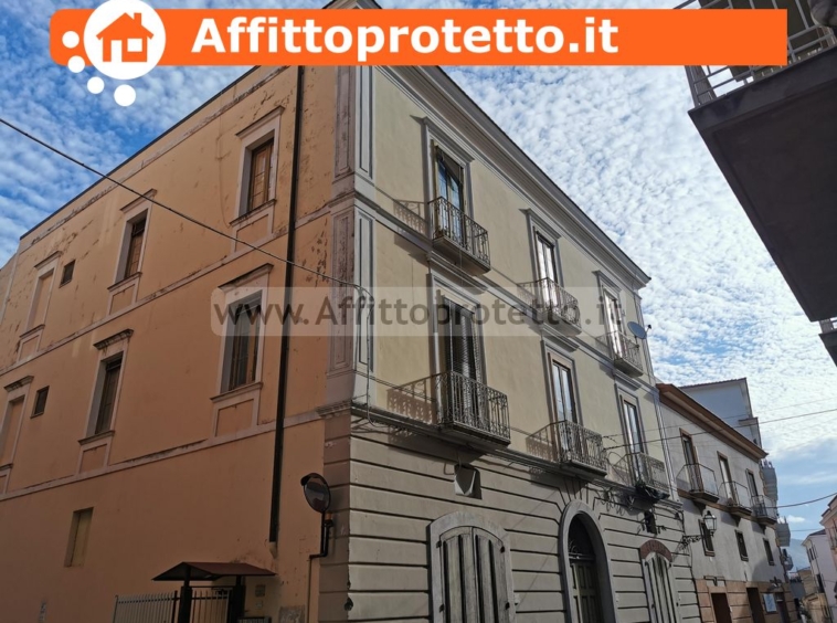 Appartamento in Palazzo Storico in Vendita a Formia