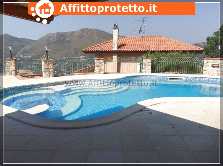 villa con piscina in vendita a Itri